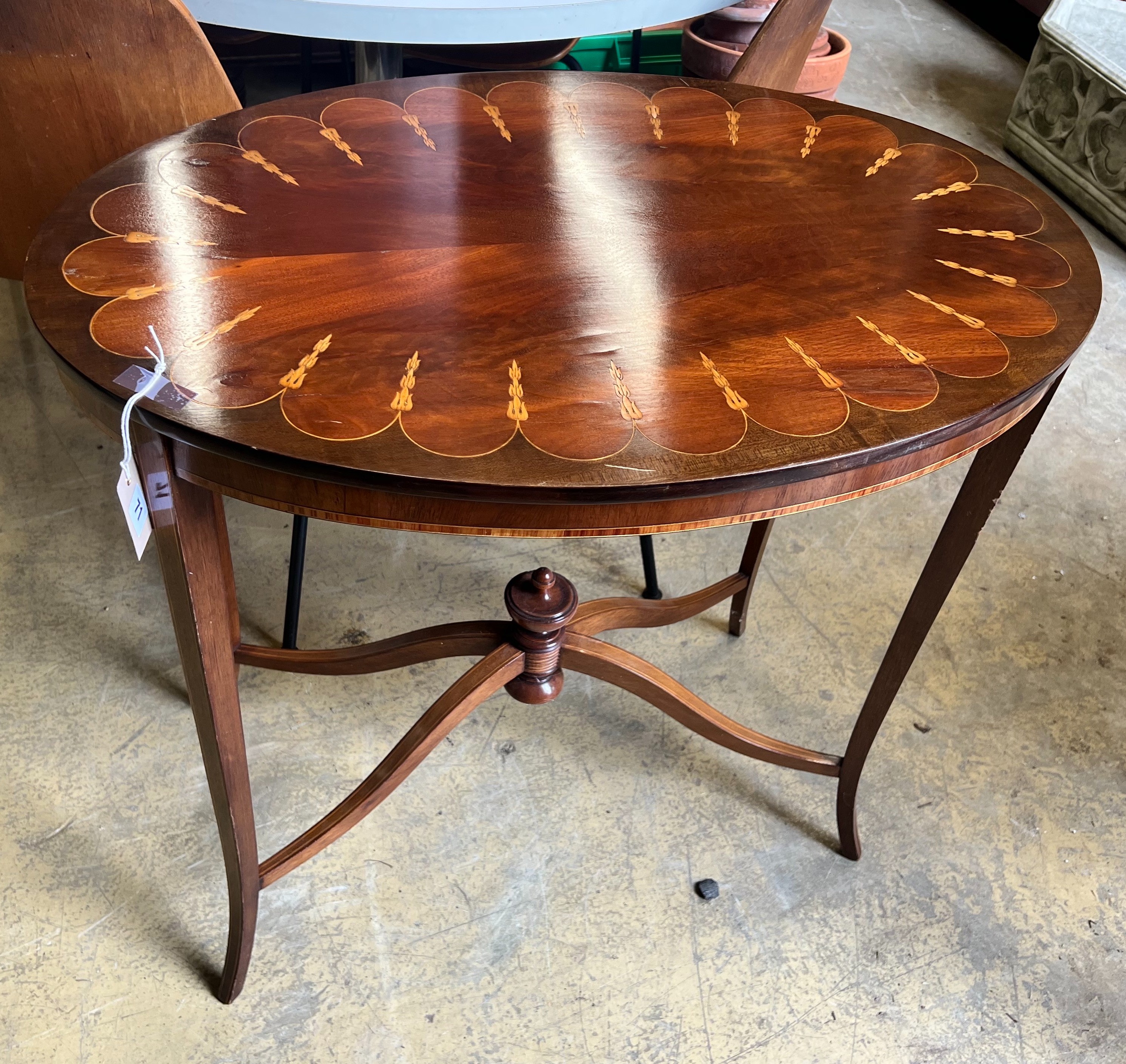 An Edwardian oval inlaid mahogany centre table, width 78cm depth 72cm height 74cm